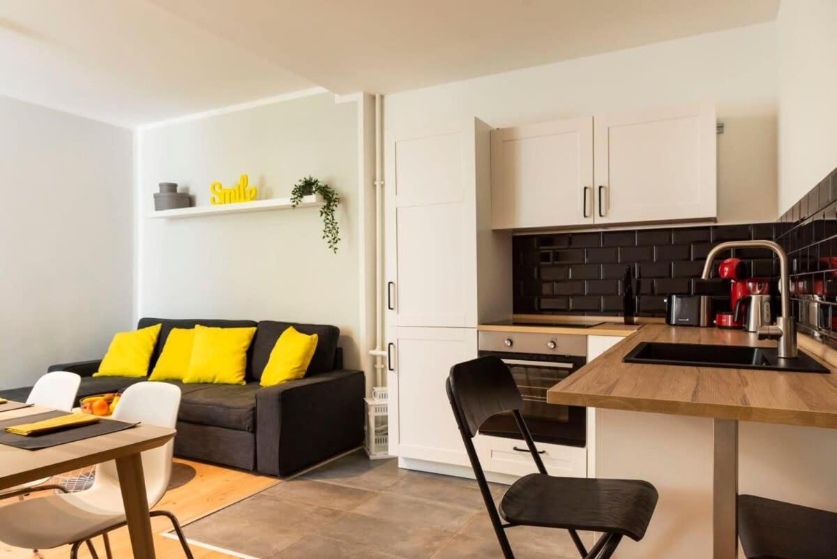 Cosy Two Br Self Checkin Street Parking Apartamento *