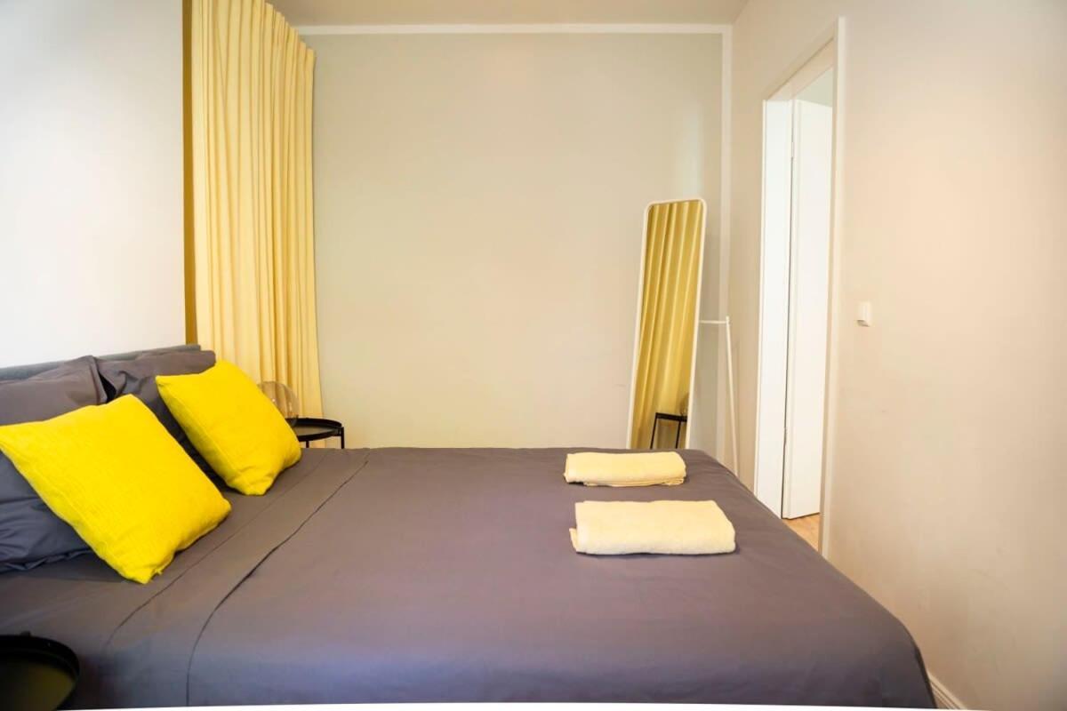 Cosy Two Br Self Checkin Street Parking Apartamento